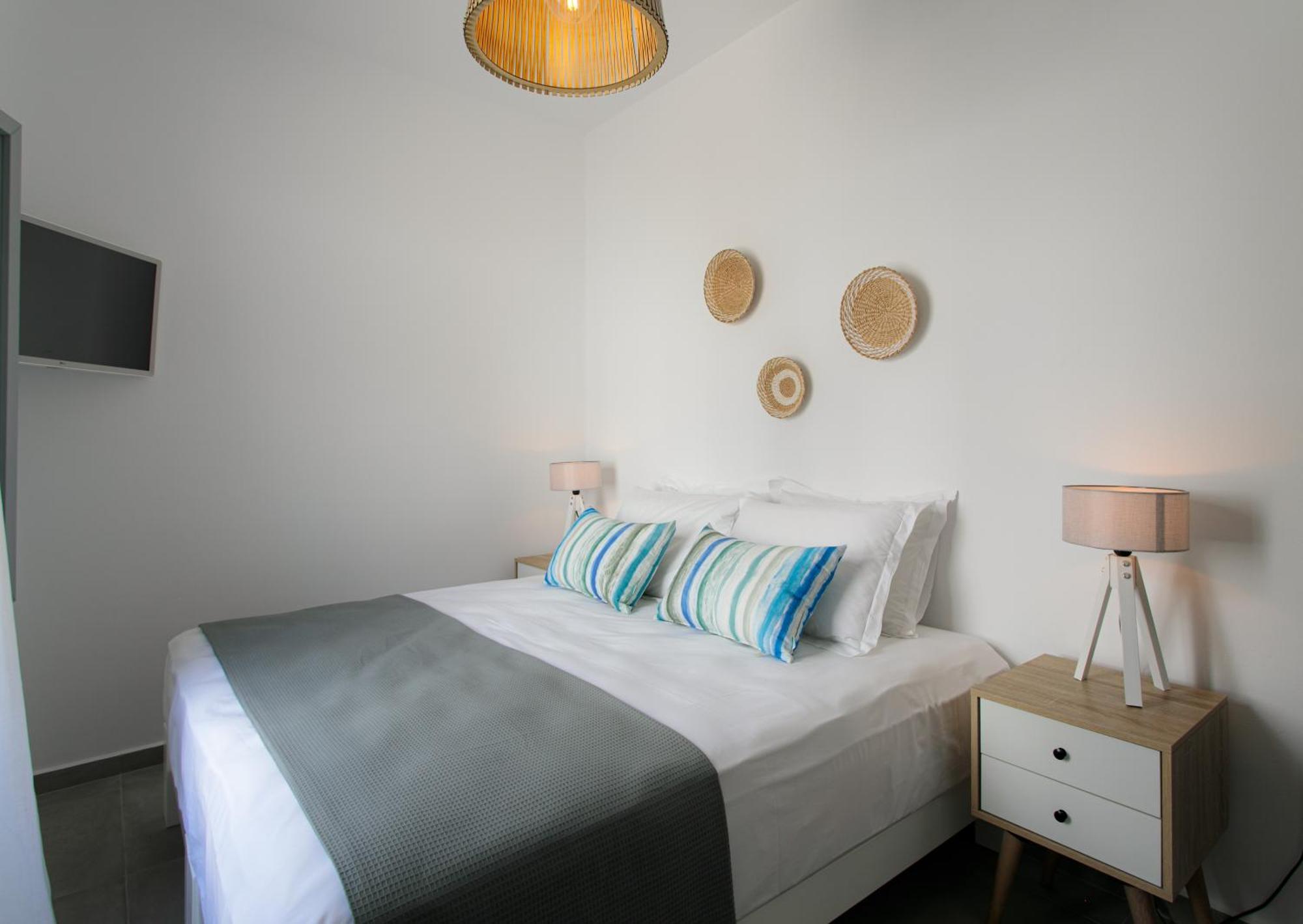 Seanfinity Beachfront Suites Mikri Vigla Quarto foto