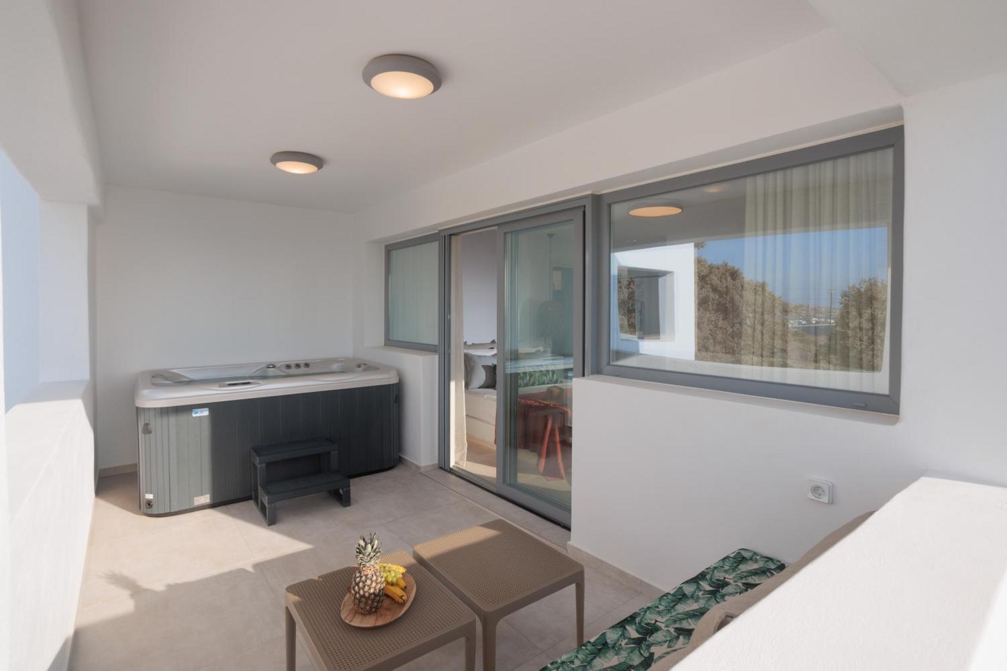 Seanfinity Beachfront Suites Mikri Vigla Exterior foto