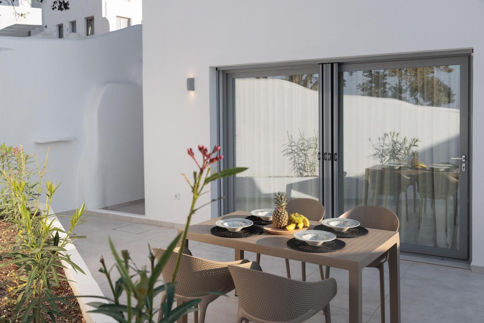 Seanfinity Beachfront Suites Mikri Vigla Quarto foto